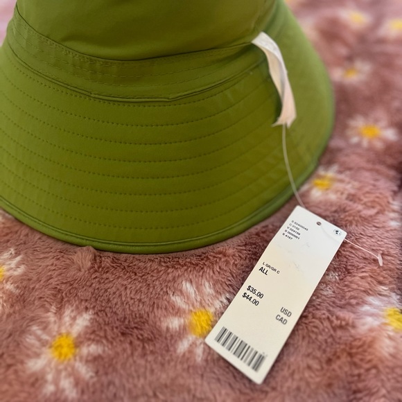 NWT Urban Outfitters Sparkly Metallic Reversible Shimmer m Green Bucket Hat New - Picture 3 of 5